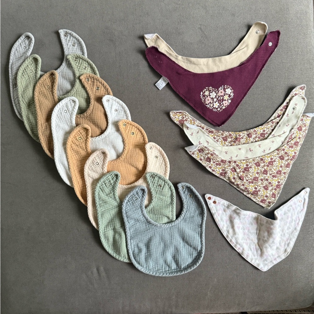 14 pack of bibs